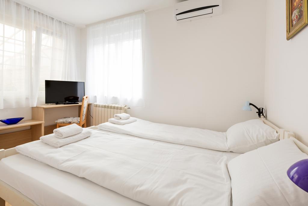 Dolce Vita Luxury Suites Belgrade Exterior photo